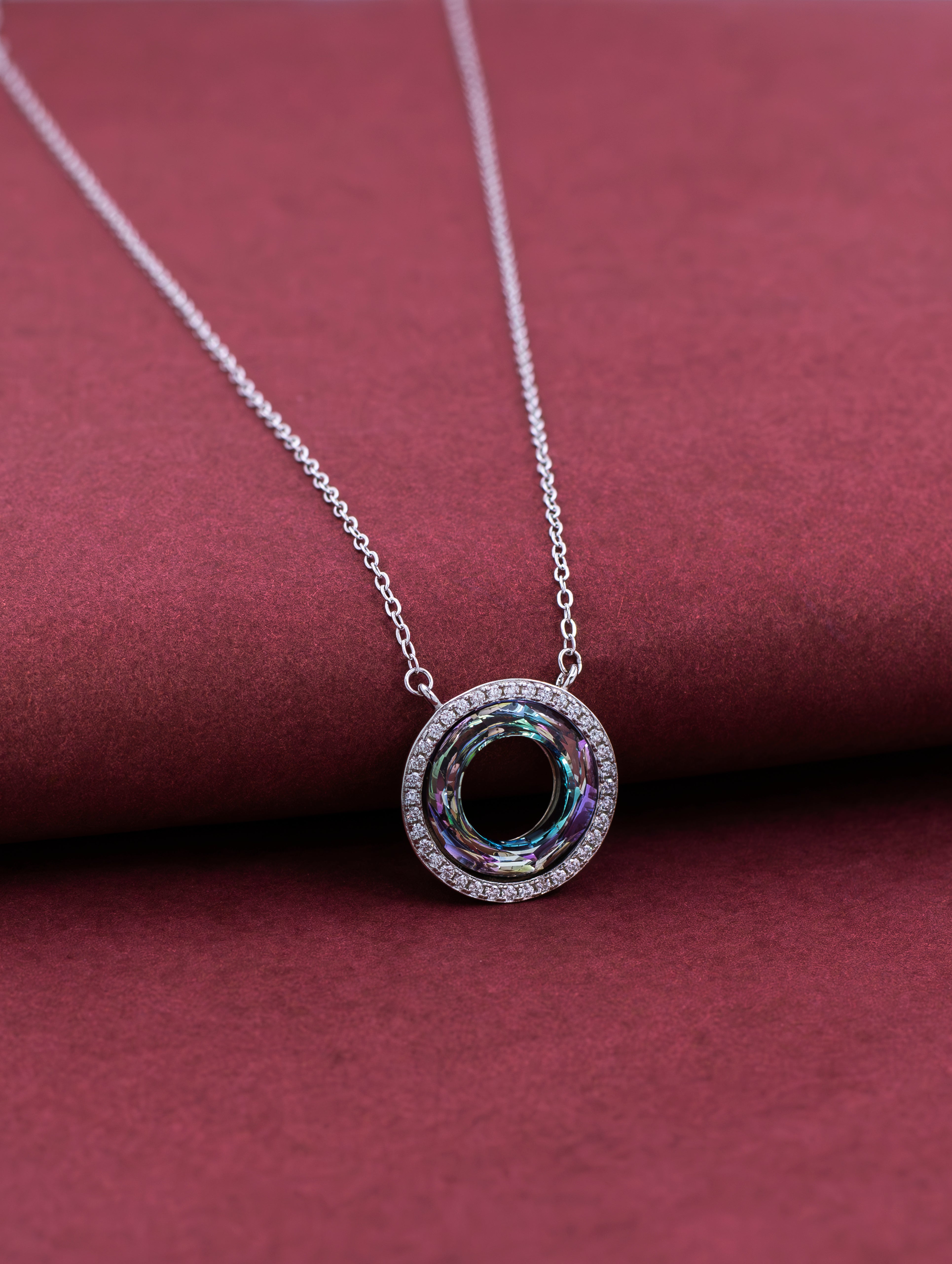 Shimmering Circle Pendant Necklace